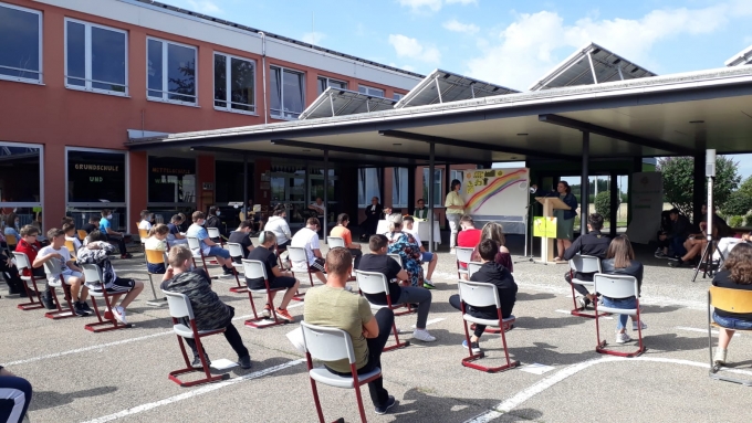 Während des Gottesdienstes der Mittelschule